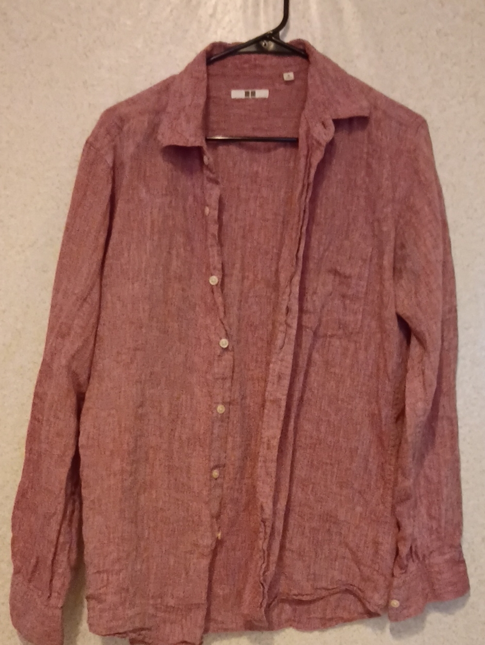 Uniqlo Men's Long-Sleeve Button-Up Shirt in Dusty Rose